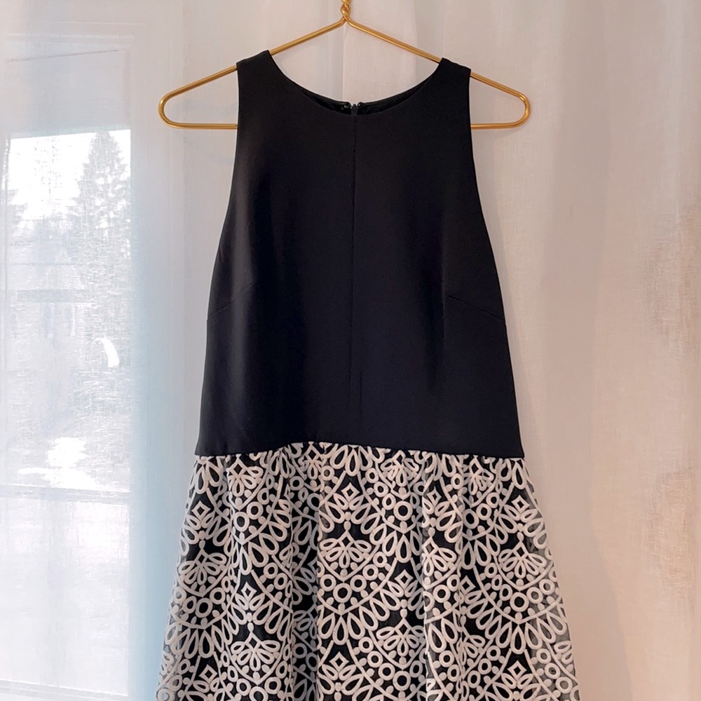 NWT Taylor Dresses Women's Scuba Top with Embroidered Organza Midi Skirt